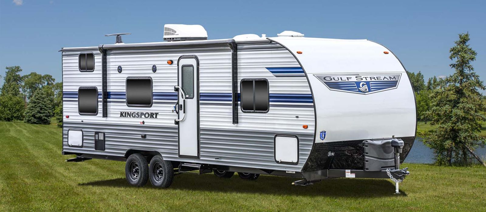 Side angle view of Gulf Stream Kingsport travel trailer