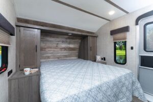 Large queen bed in 238RK trailer