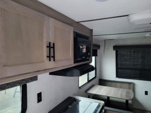 gulfstream ameri light kitchen and dining area, top view