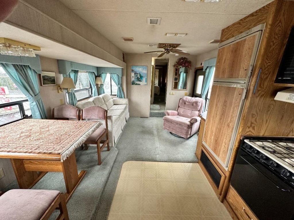 Main living space within the 1993 Travel Supreme