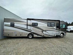 2008 Fleetwood Pace Arrow exterior, full view