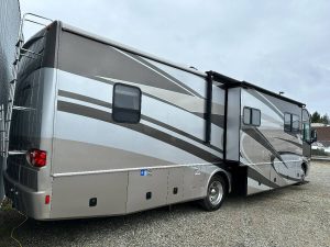 2008 Fleetwood Pace Arrow exterior with slideout